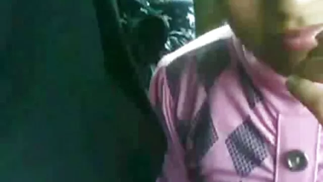 Tình dục không đăng ký  Người giúp việc thổi kèn trong một ﻿tải phim sec chiếc yếm.