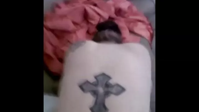 Tình dục không đăng ký  Cô gái tóc vàng tai phim sec cho dien thoai thỏa mãn anh chàng trong phòng ngủ bằng miệng của mình.