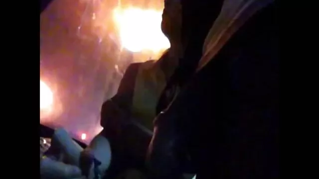 Tình dục không đăng ký  Mulatto địt cô gái tai phimxec trên băng ghế.