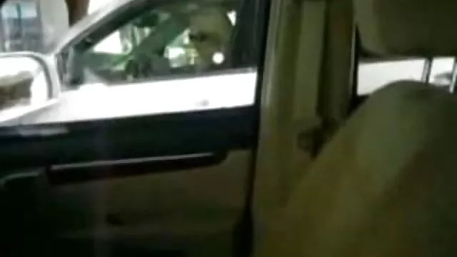Tình dục không đăng ký  Fucks một tai phjm sec cô gái Thái Lan tóc đỏ với một hình xăm.