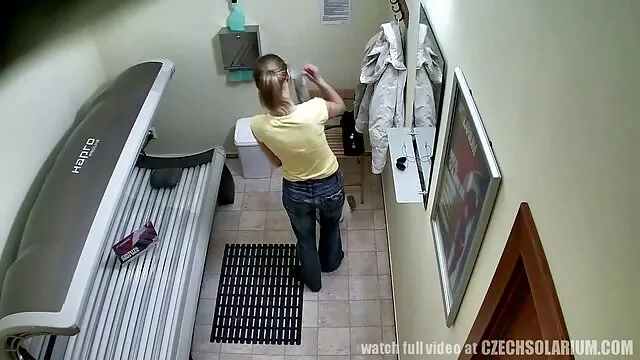 Tình dục không đăng ký  Người phụ nữ Séc và quý ông làm tai phim sec thu tình.